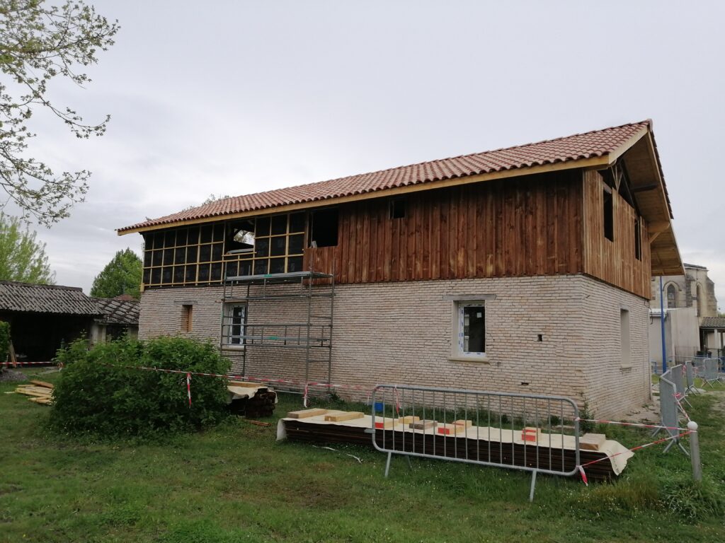 Rénovation d’une grange en maison des anciens pour la mairie de St Magne (33)