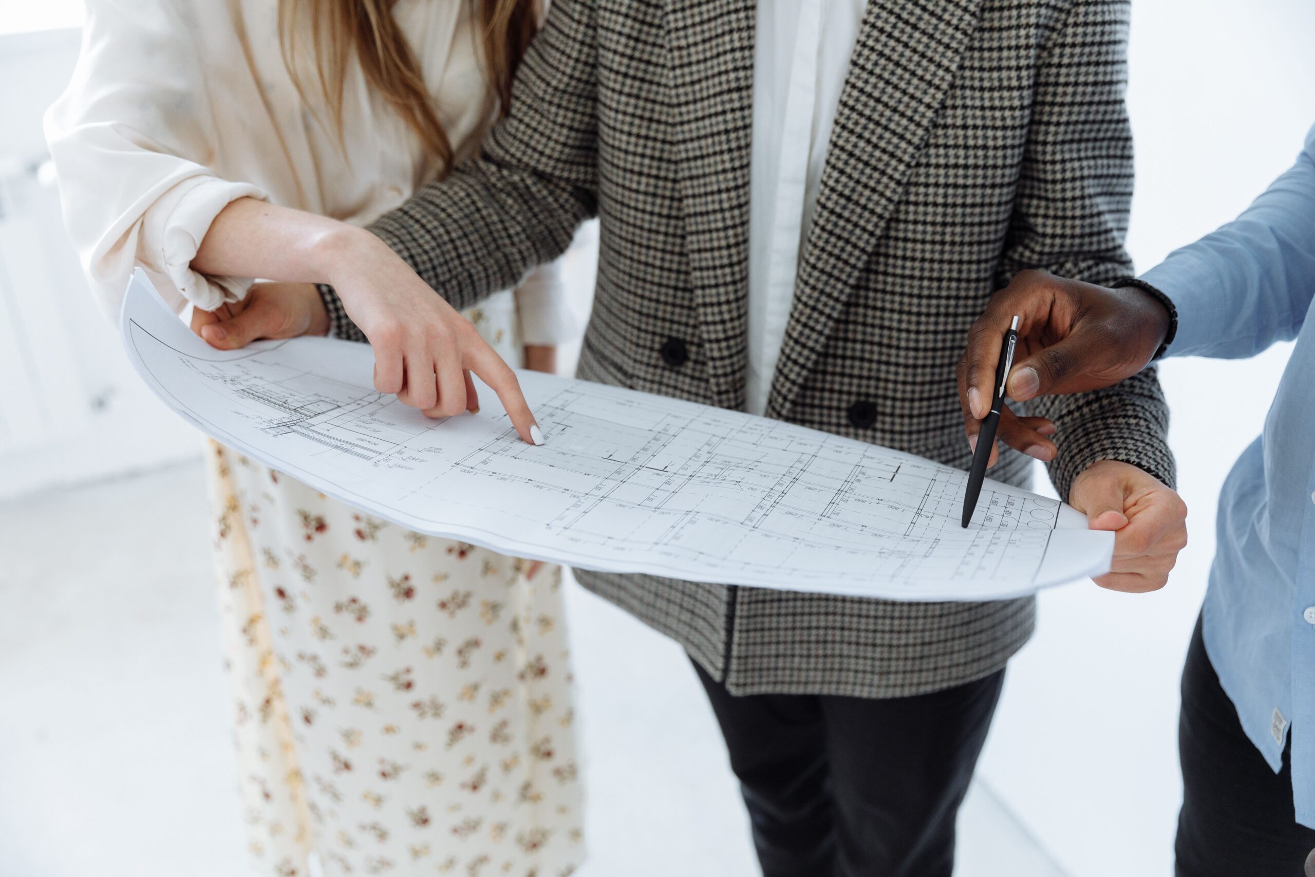 Étapes d'un projet architecte : consultation des plans du permis de construire